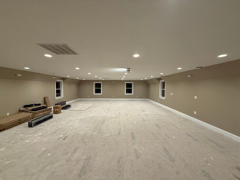 More Photos Of 1861 Lower State Rd, Doylestown Warehouse For Lease