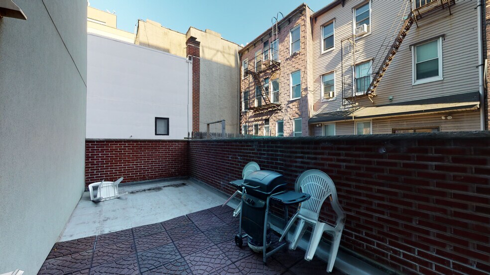 More Photos Of 518 Meeker Ave, Brooklyn Apartments For Sale