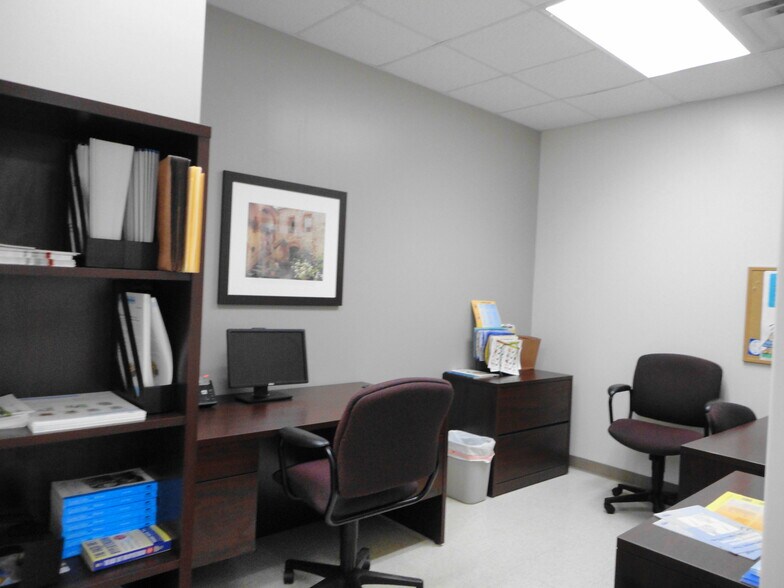 More Photos Of 6125 Greenbay Rd, Kenosha Medical For Sale