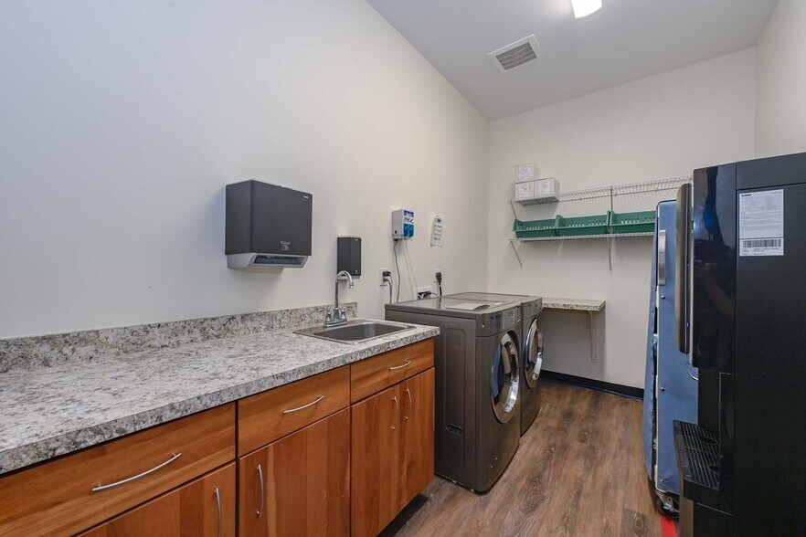 More Photos Of 1620 N 48th St, Phoenix Rehabilitation Center For Lease