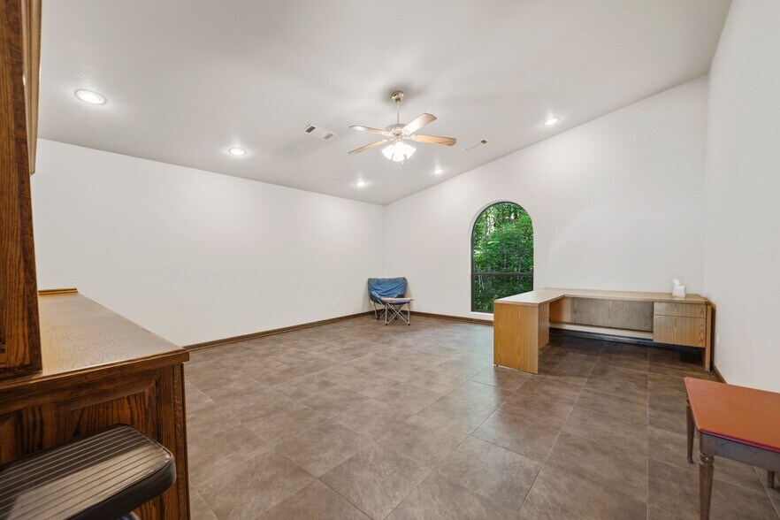 More Photos Of 15288 AR-22, Dardanelle Warehouse For Sale
