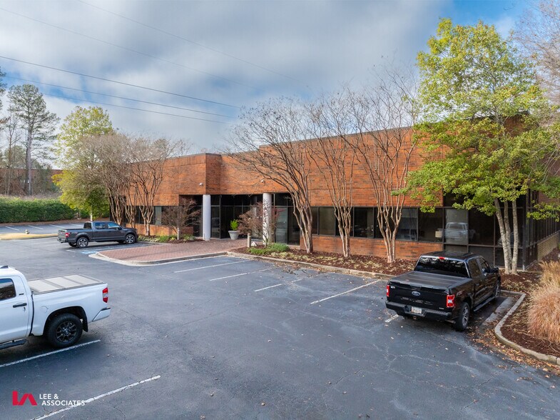 More Photos Of 2800 Colonnades Ct, Peachtree Corners Light Distribution For Lease