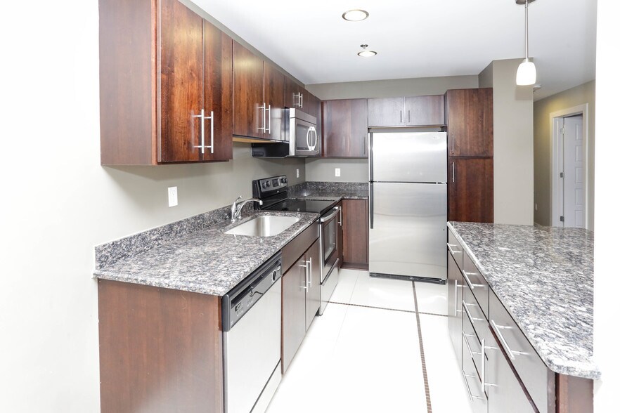 More Photos Of 607 E 2nd Ave, Flint Apartments For Lease