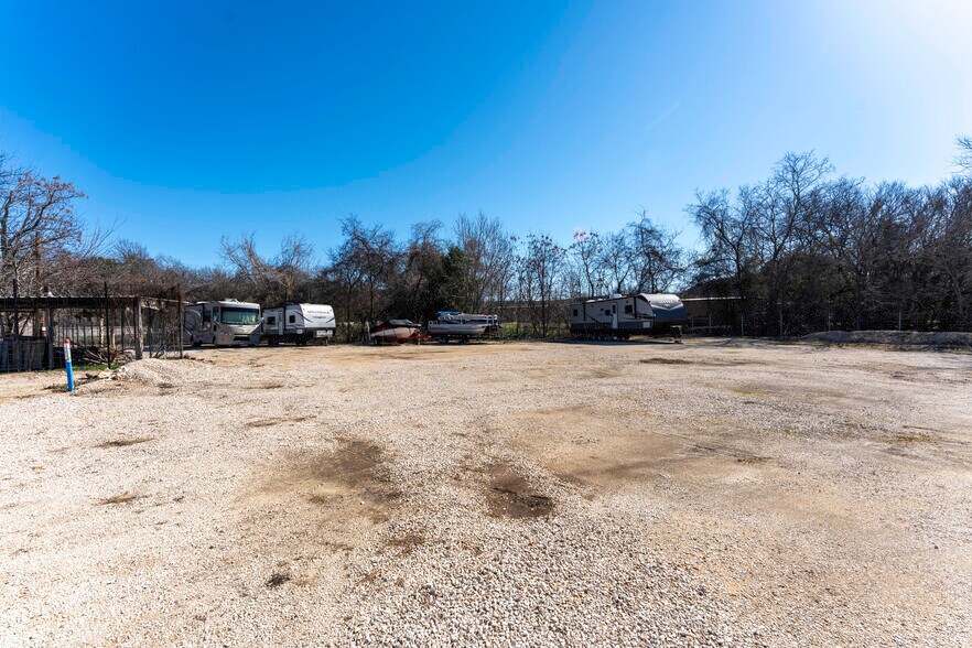 More Photos Of 1065 Market Hts, New Braunfels Self Storage For Sale