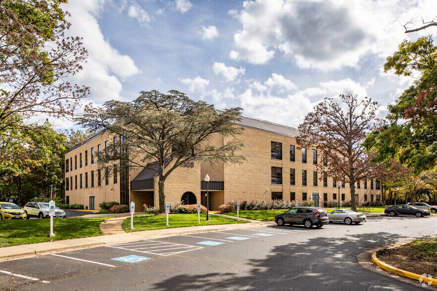 More Photos Of 1900 N Beauregard St, Alexandria Unknown For Sale