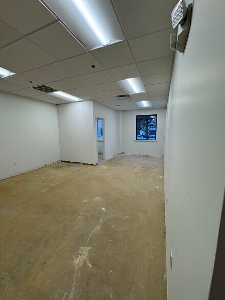 More Photos Of 63 Park St, Andover Office For Lease