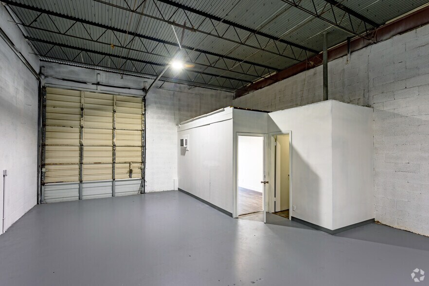 Photo of 1st Floor Ste 810-4