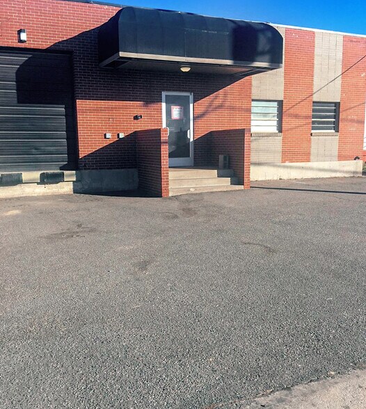 More Photos Of 3930-3940 Holly St, Denver Warehouse For Lease