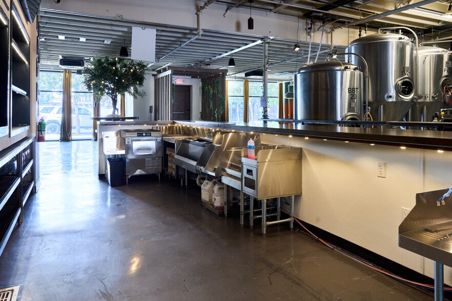 More Photos Of 1421 S Main St, Las Vegas Restaurant For Lease