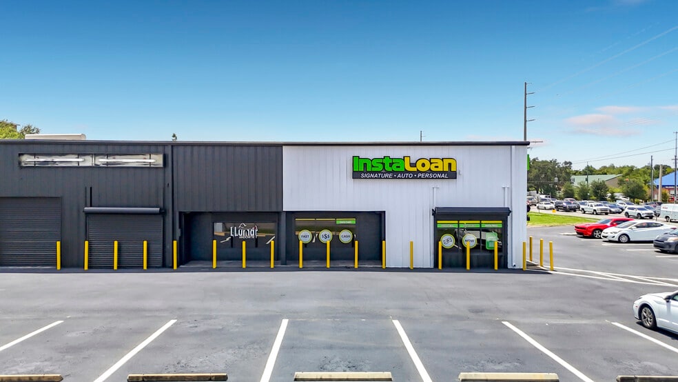 More Photos Of 8338 N Dale Mabry Hwy, Tampa Showroom For Sale
