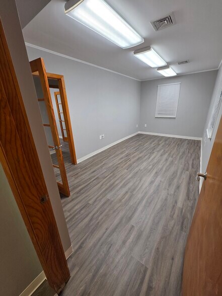 More Photos Of 1062 Portland Cobalt Rd, Portland Office For Lease