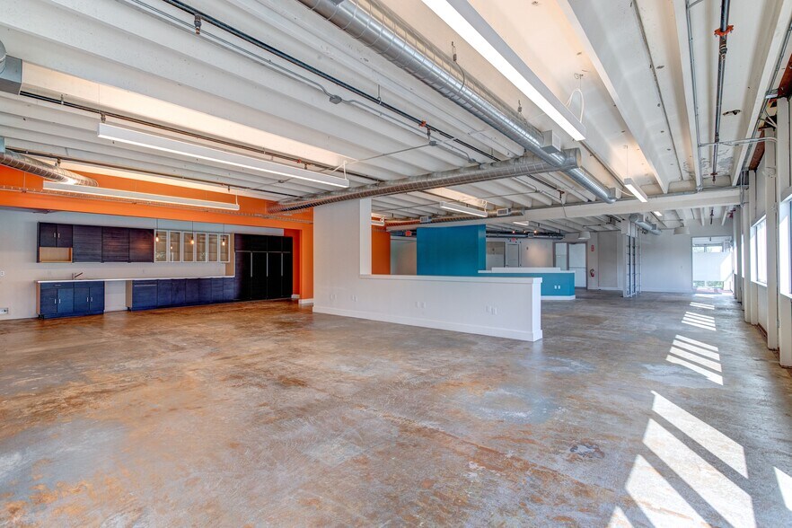 More Photos Of 2808 Caroline St, Houston Loft Creative Space For Lease