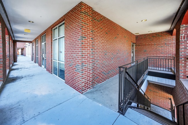 More Photos Of 10210 Berkeley Place Dr, Charlotte Storefront Retail Office For Lease