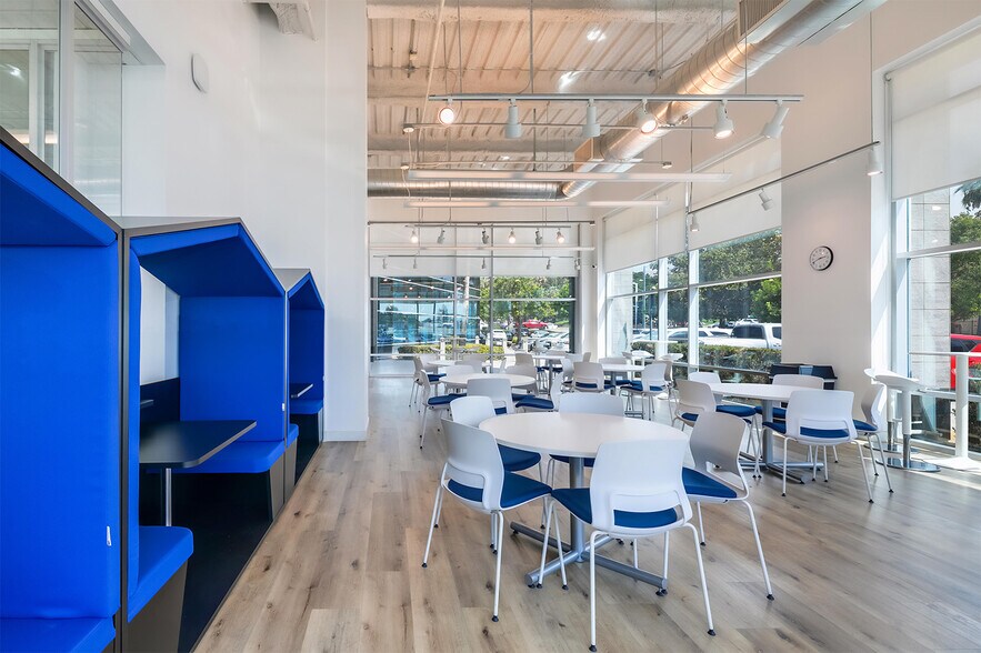 More Photos Of 1325 Spruce St, Riverside Office For Sale