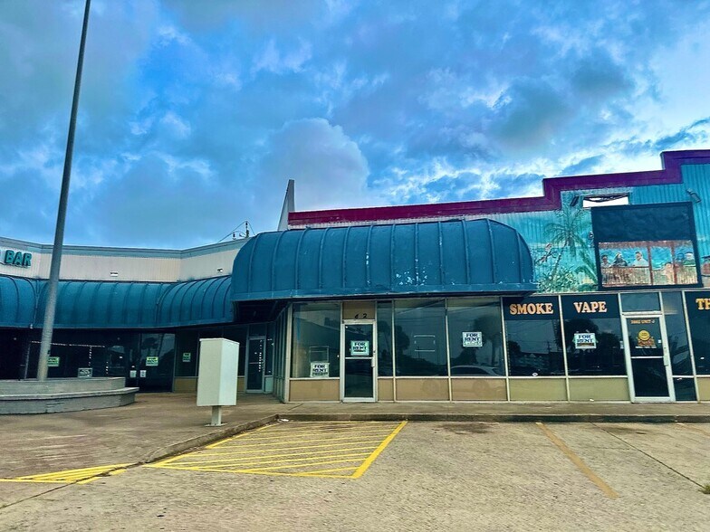 More Photos Of 3802 Cove View Blvd, Galveston Convenience Store For Sale