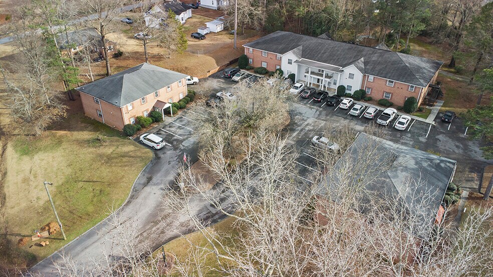 More Photos Of 170 Westwood Dr, Thomson Apartments For Sale