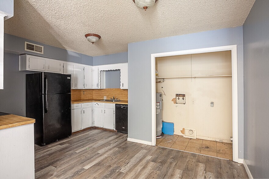 More Photos Of 750 S 3rd St, Silsbee Apartments For Sale