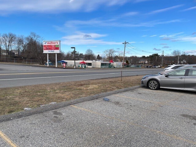 More Photos Of 565-585 Chickering Rd, North Andover Storefront For Sale