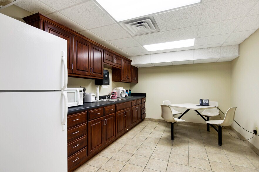 More Photos Of 6205 Raeford Rd, Fayetteville Office For Sale