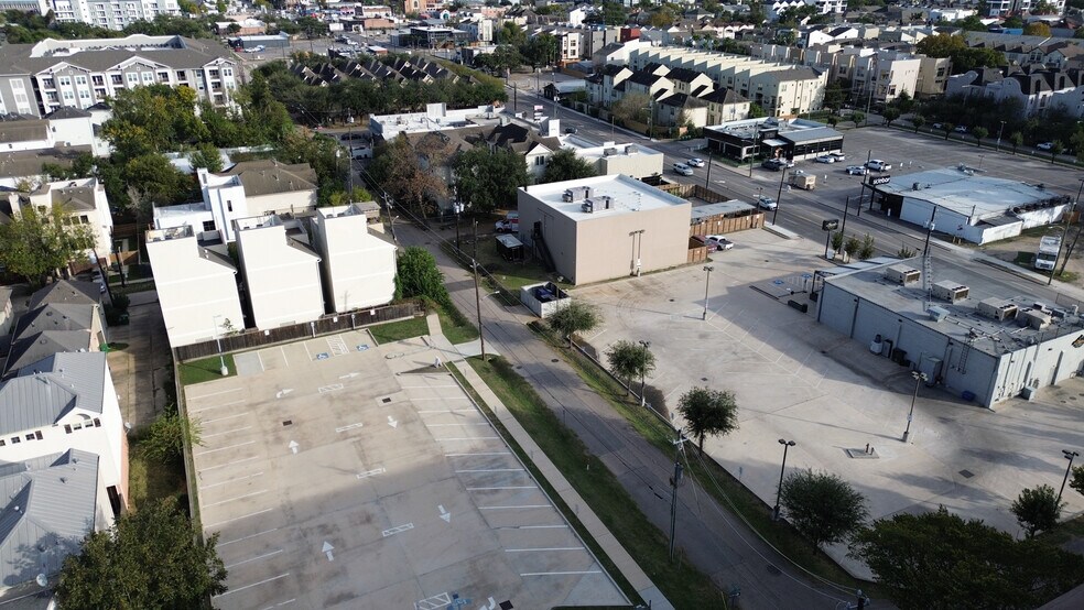 More Photos Of 5316 Washington Ave, Houston Bar For Lease