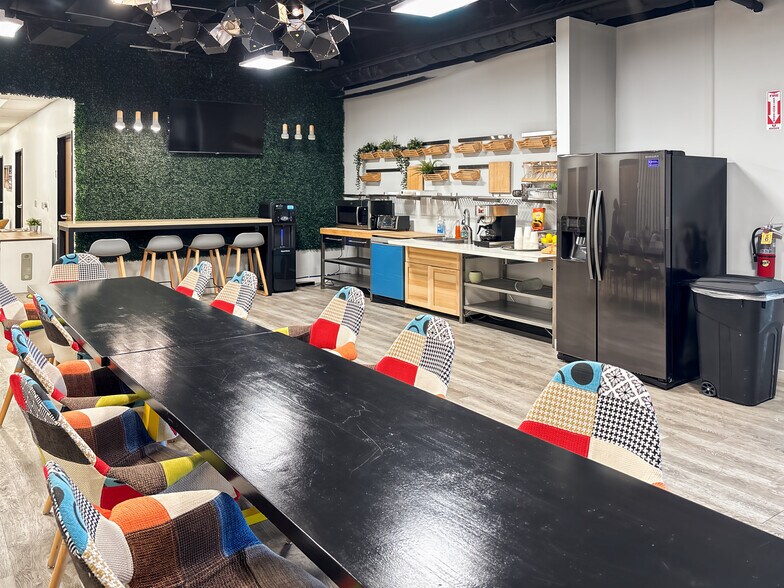 More Photos Of 1300 Eastman Ave, Ventura Coworking Space