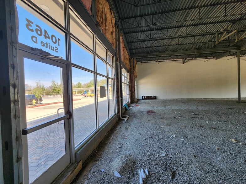 More Photos Of 10463 Manchester Rd, Kirkwood General Retail For Lease