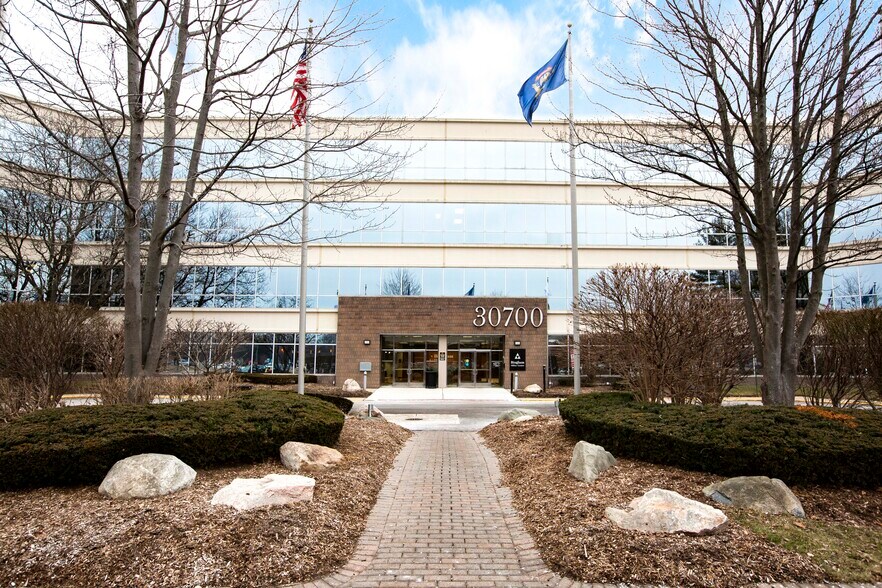 More Photos Of 30600-30700 - 30800 Telegraph Rd, Bingham Farms Unknown For Lease