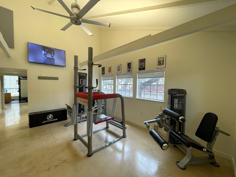 More Photos Of 17006 San Pedro Ave, San Antonio Medical For Lease