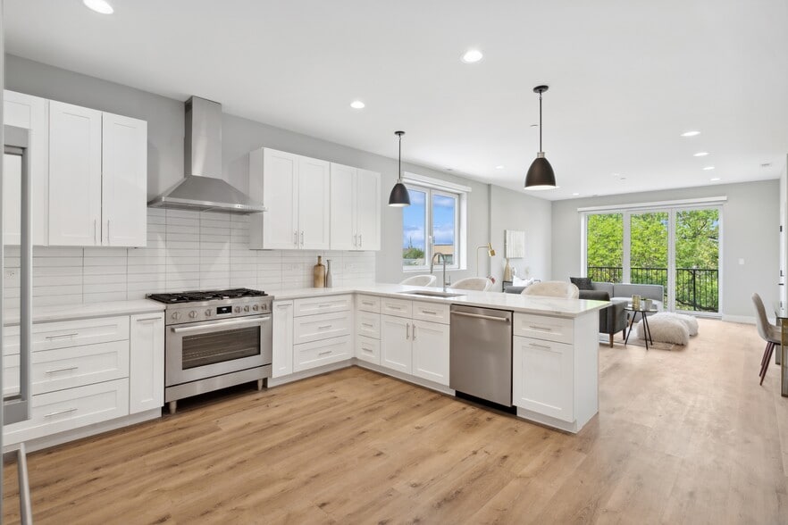 More Photos Of , Chicago Multifamily For Sale