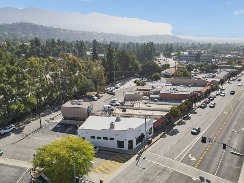 More Photos Of 1129 Foothill Blvd, La Cañada Flintridge Storefront For Lease