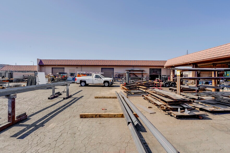 More Photos Of 7828 N 68th Ave, Glendale Warehouse For Sale