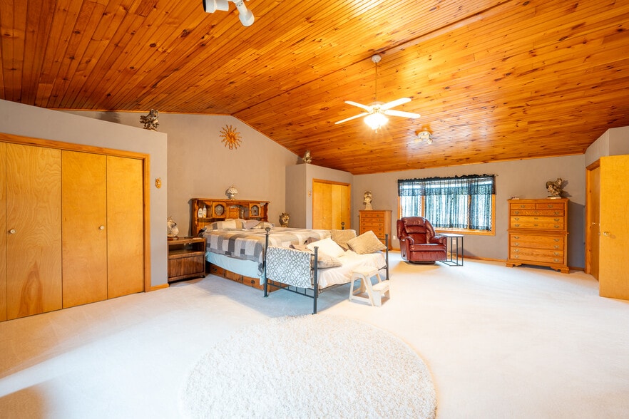 More Photos Of 608 N Chestnut St, Derry Restaurant For Sale