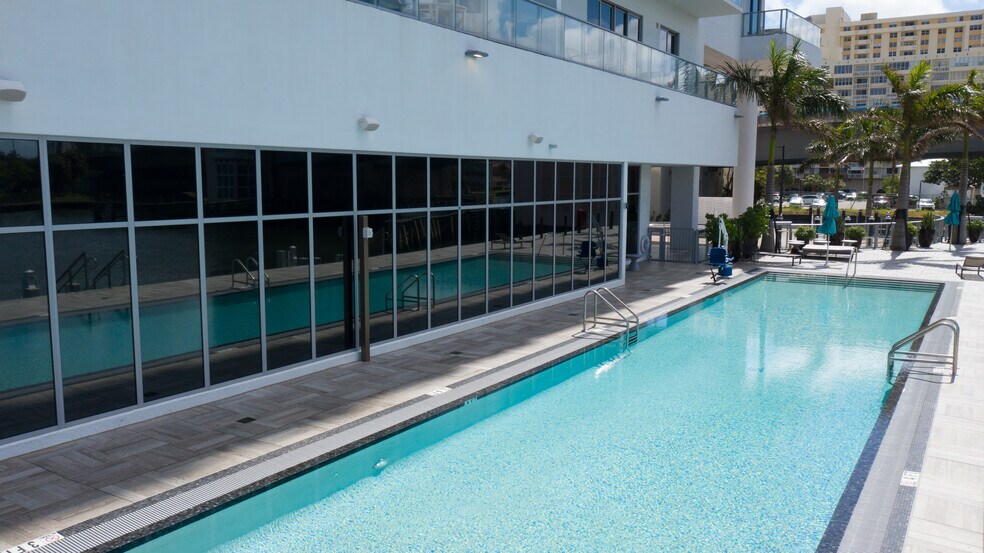 More Photos Of 4010 S Ocean Dr, Hollywood Hotel For Lease