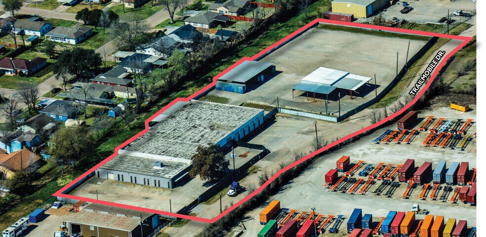 More Photos Of 3635 Trailmobile Dr, Houston Warehouse For Sale