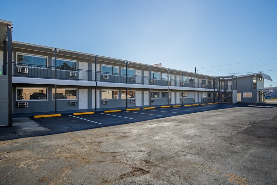 More Photos Of 218 W Hill, Valdosta Hotel For Sale