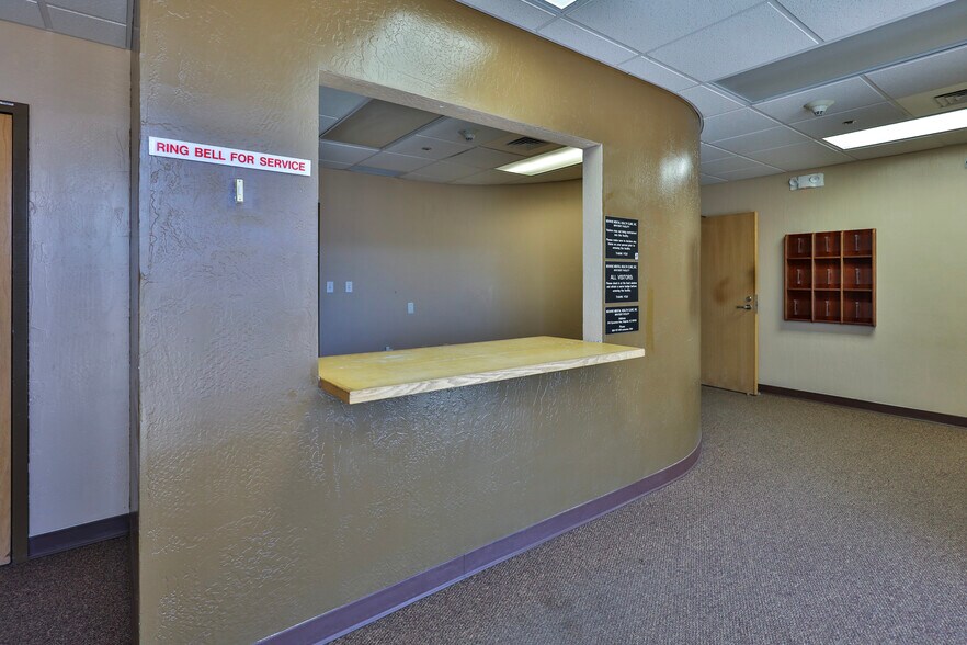 More Photos Of 1741 Sycamore Ave., Kingman Healthcare For Sale
