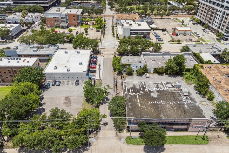 More Photos Of 2918 San Jacinto St, Houston Medical For Sale