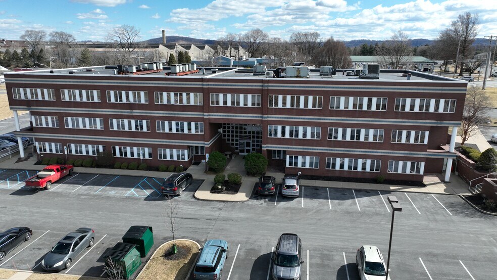 More Photos Of 2925 William Penn Hwy, Easton Office For Lease