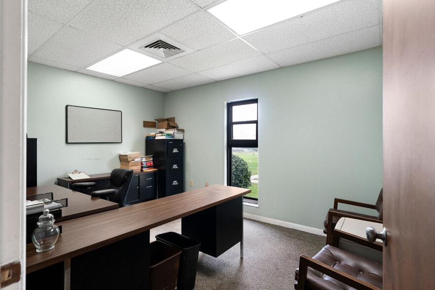 More Photos Of 112 Old Mill Rd, Cartersville Research And Development For Sale