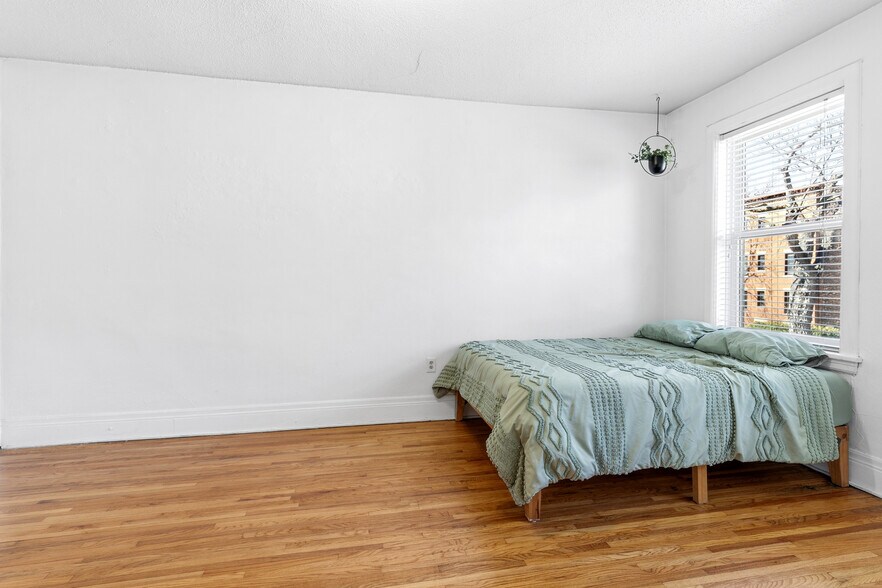 More Photos Of 664 Grand Ave, Saint Paul Storefront Retail Residential For Sale