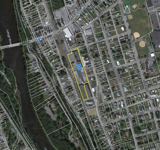 More Photos Of 40 3rd St, Walnutport Warehouse For Lease