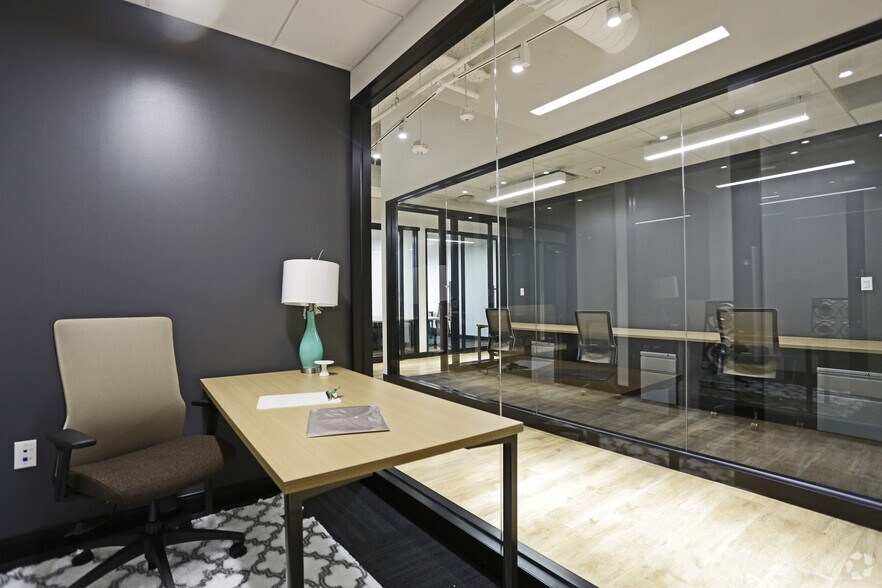 More Photos Of 3232 McKinney Ave, Dallas Office For Lease