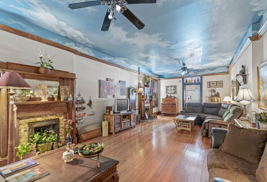 More Photos Of 10 E Washington St, Newnan Storefront Retail Residential For Sale