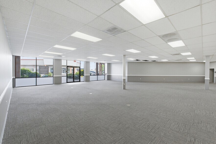 More Photos Of 484-486 Lancaster Dr NE, Salem Unknown For Lease