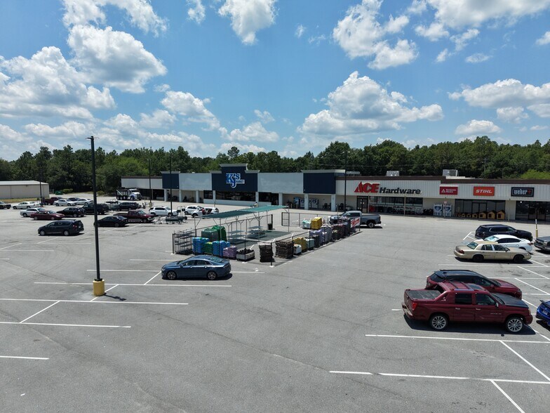 More Photos Of 601 N Main St, New Ellenton Unknown For Lease