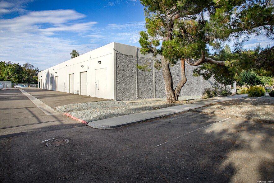 More Photos Of 16744-16772 W Bernardo Dr, San Diego Unknown For Lease