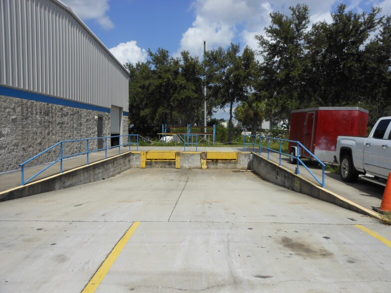 More Photos Of 1325 Yorktown St, Deland Warehouse For Lease