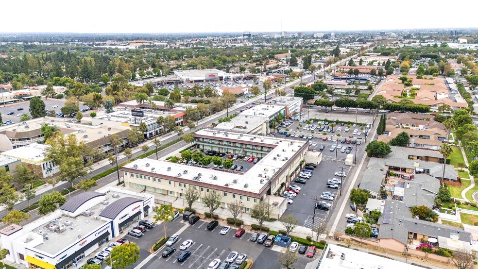 More Photos Of 1913 E 17th St, Santa Ana Office For Sale