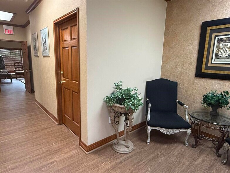 More Photos Of 3590 Blackmon Ln, Beaumont Medical For Sale