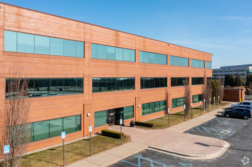 More Photos Of 5250 Corporate Dr, Troy Office For Lease